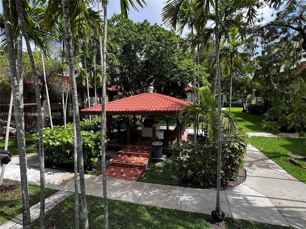 Real estate property located at 10511 108th Ave #181, Miami-dade, Kendallwood Villas Condo, Miami, FL