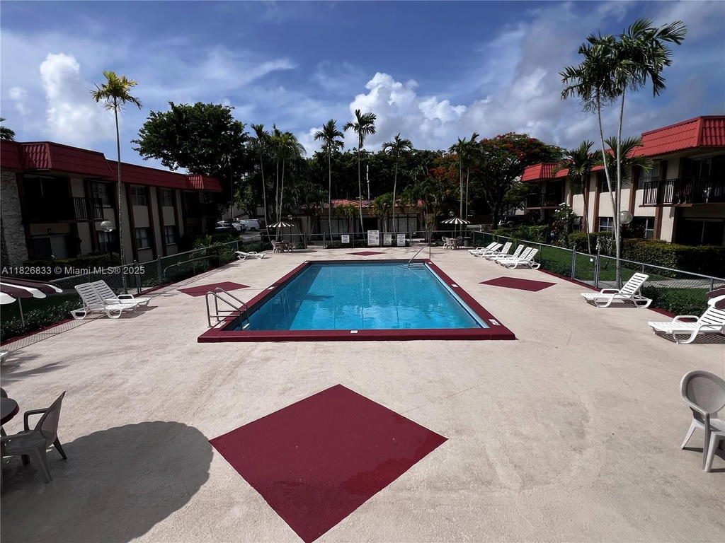 Real estate property located at 10511 108th Ave #181, Miami-dade, Kendallwood Villas Condo, Miami, FL
