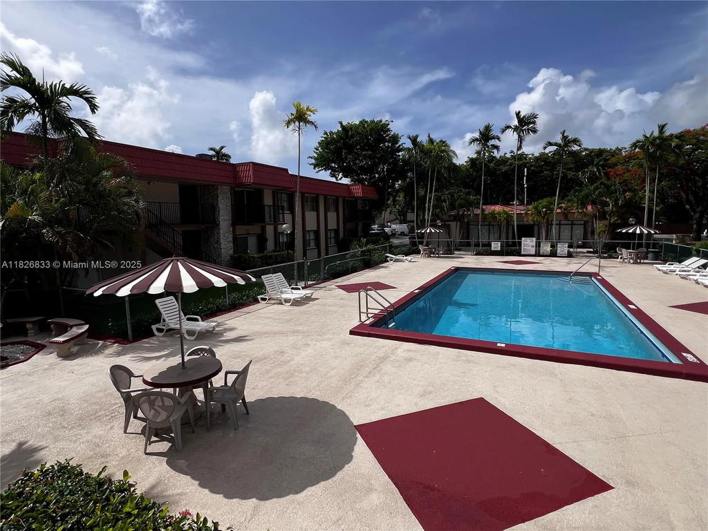 Real estate property located at 10511 108th Ave #181, Miami-dade, Kendallwood Villas Condo, Miami, FL