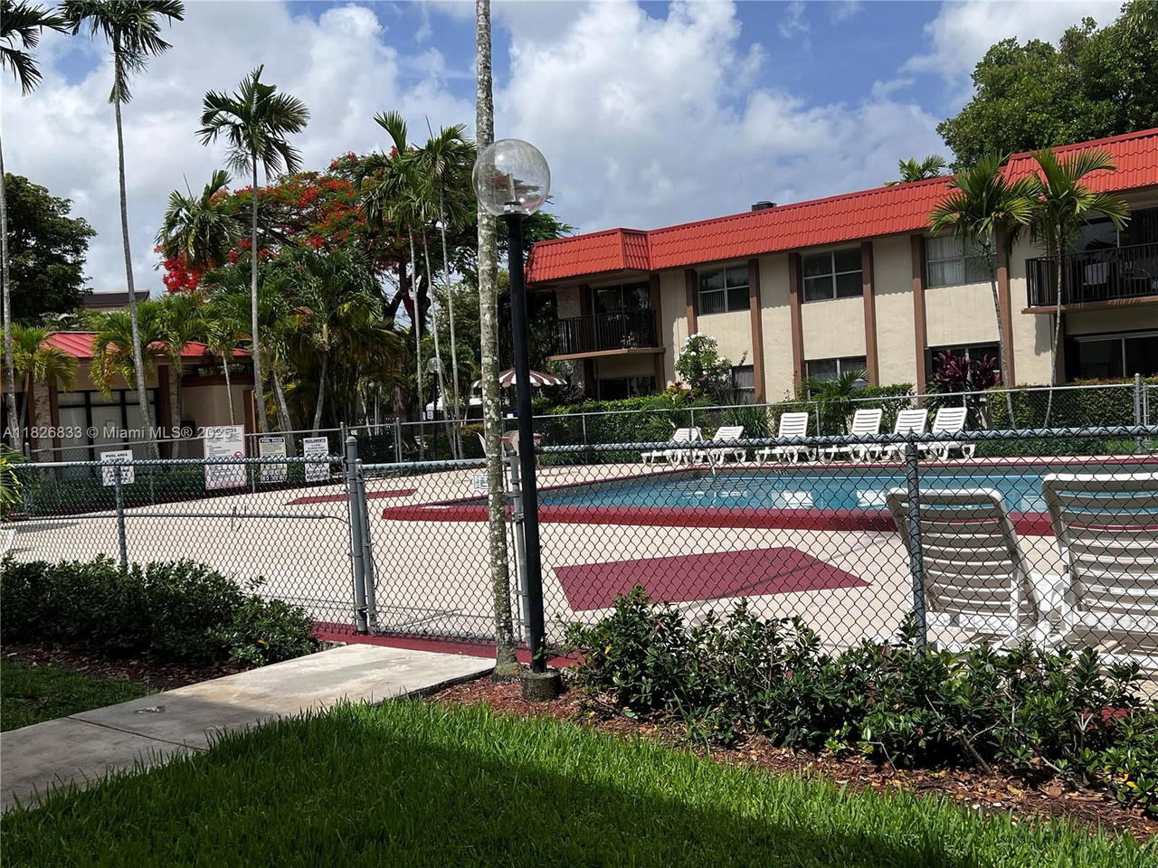 Real estate property located at 10511 108th Ave #181, Miami-dade, Kendallwood Villas Condo, Miami, FL