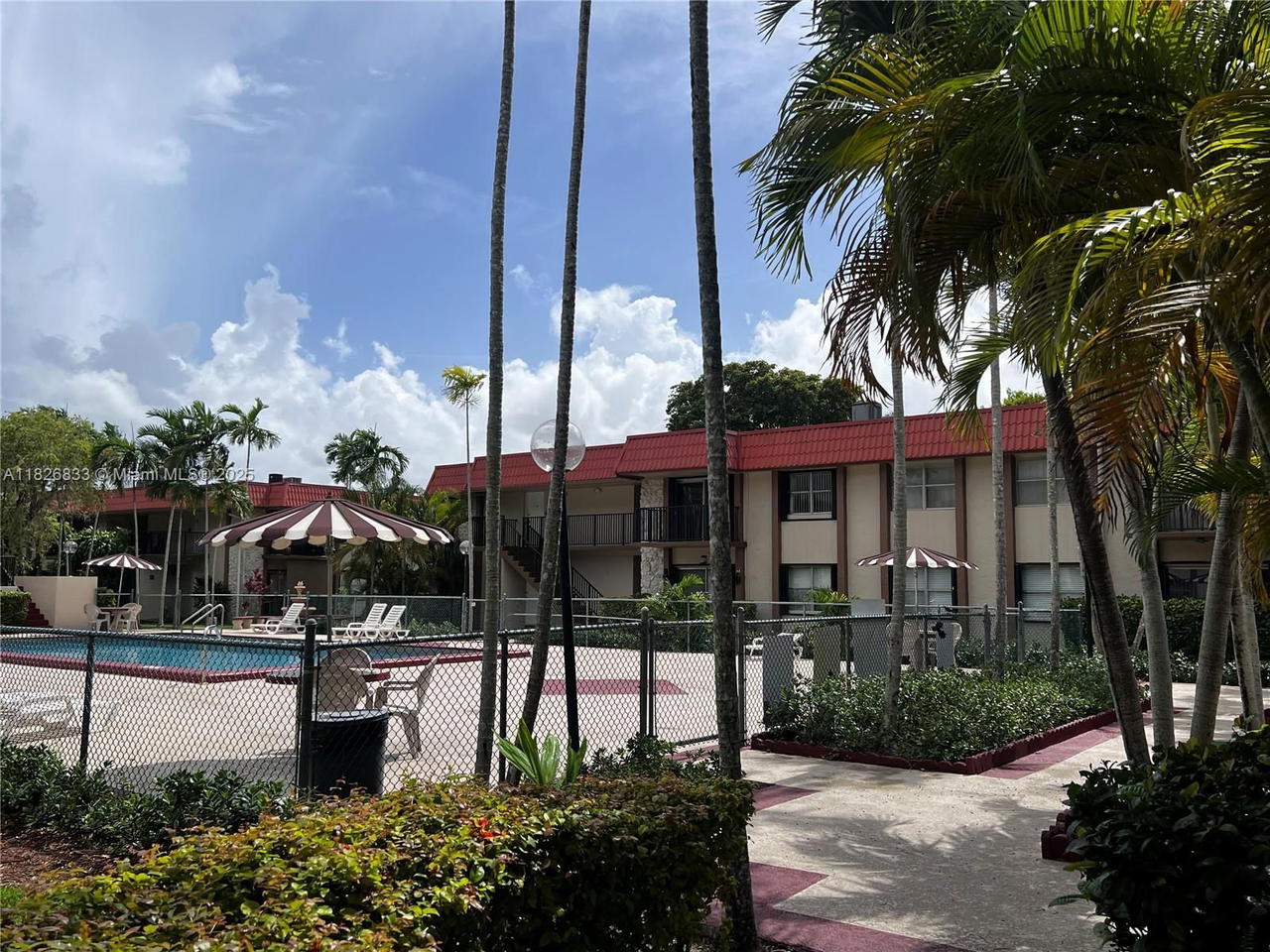 Real estate property located at 10511 108th Ave #181, Miami-dade, Kendallwood Villas Condo, Miami, FL