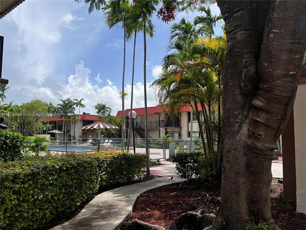 Real estate property located at 10511 108th Ave #181, Miami-dade, Kendallwood Villas Condo, Miami, FL