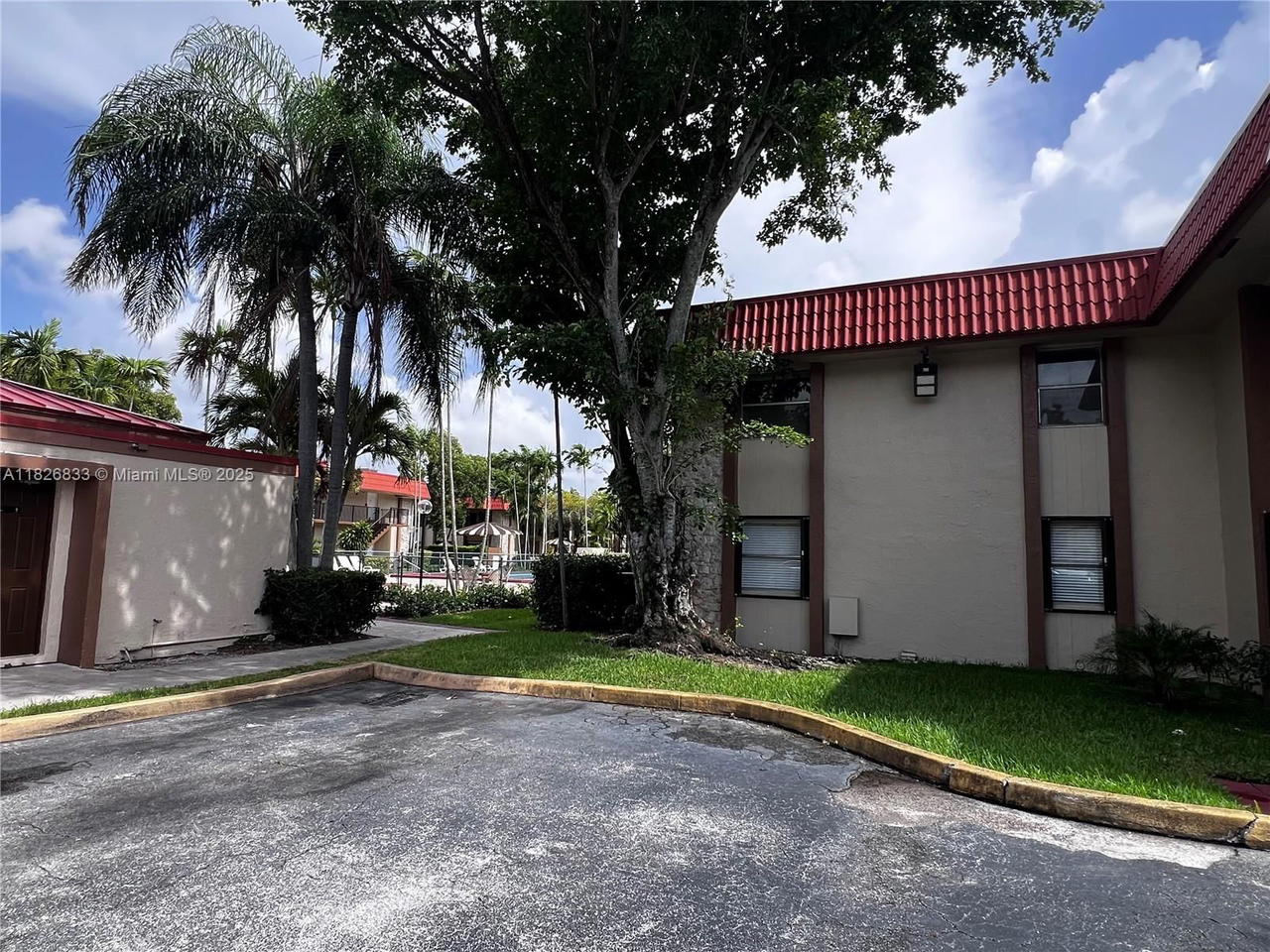Real estate property located at 10511 108th Ave #181, Miami-dade, Kendallwood Villas Condo, Miami, FL