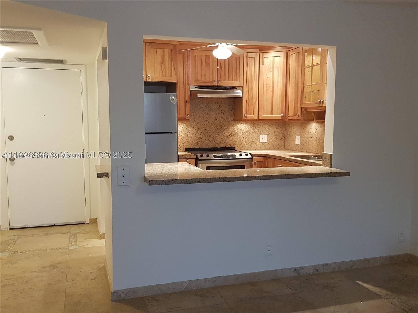 Real estate property located at 253 Cypress Rd #237, Broward, Barcelona Condo North Bld, Pompano Beach, FL