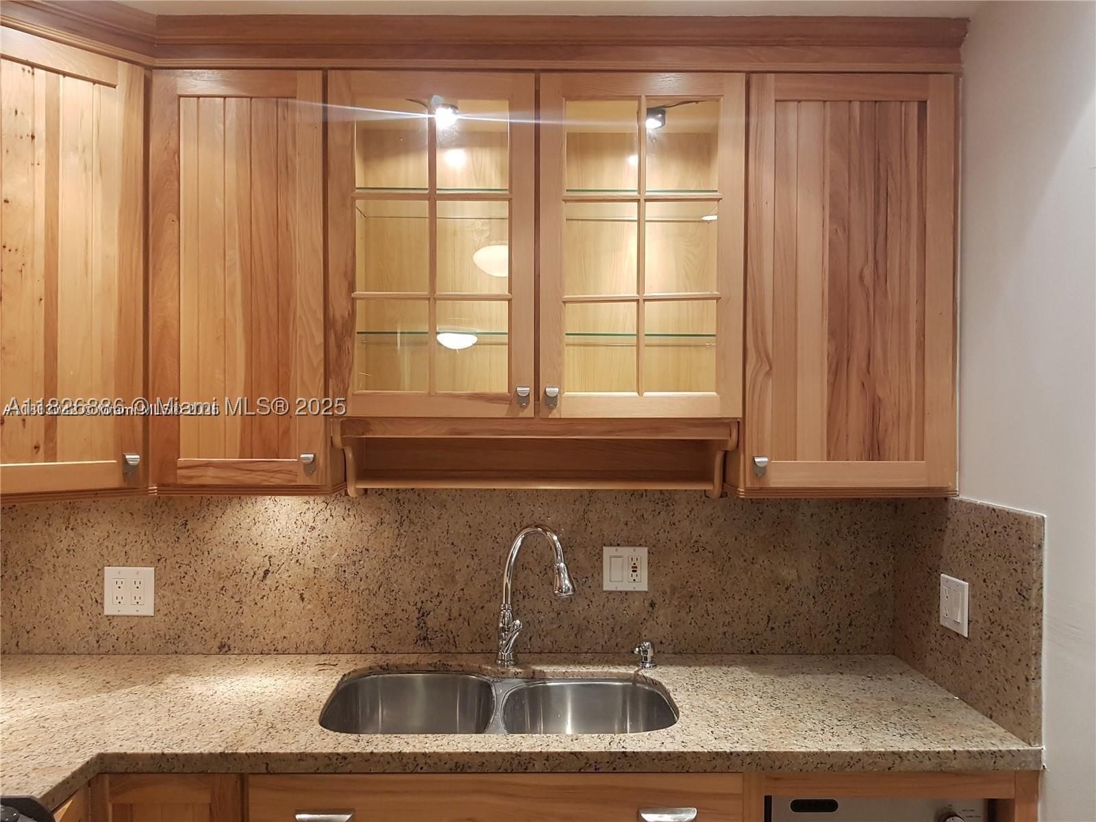 Real estate property located at 253 Cypress Rd #237, Broward, Barcelona Condo North Bld, Pompano Beach, FL