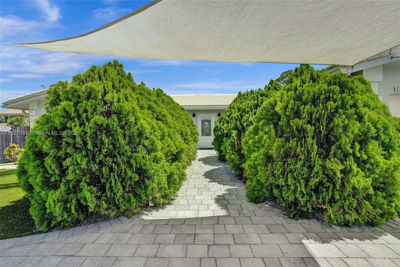 Real estate property located at 1555 35th St, Broward, Oakland Park Second Add, Oakland Park, FL