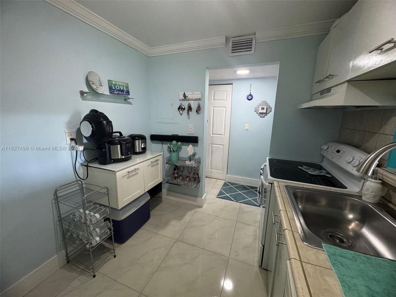 Real estate property located at 5199 7th St #607, Miami-dade, El Cid Condo, Miami, FL