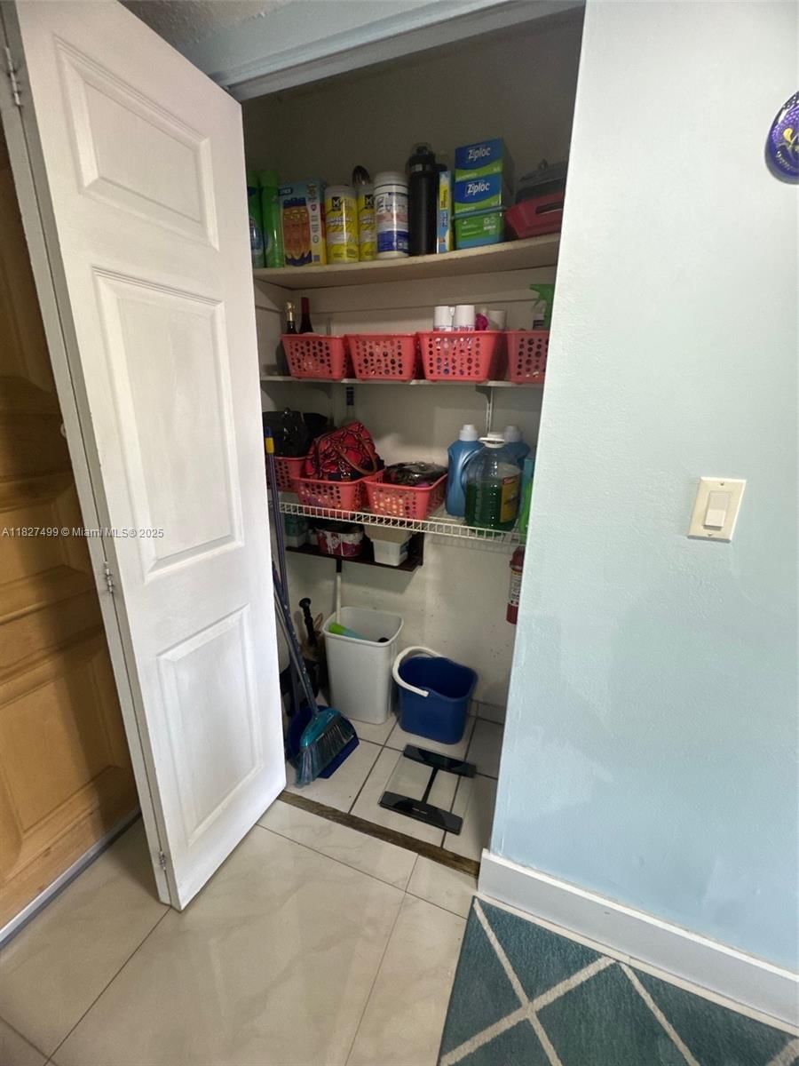 Real estate property located at 5199 7th St #607, Miami-dade, El Cid Condo, Miami, FL