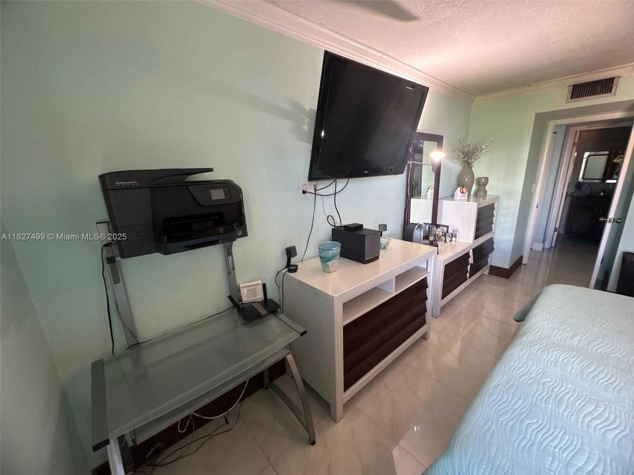 Real estate property located at 5199 7th St #607, Miami-dade, El Cid Condo, Miami, FL