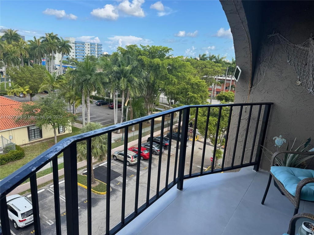 Real estate property located at 5199 7th St #607, Miami-dade, El Cid Condo, Miami, FL
