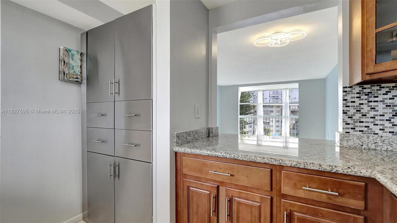 Real estate property located at 2905 Point East Dr L514, Miami-dade, Point East Sec Iii Condo, Aventura, FL