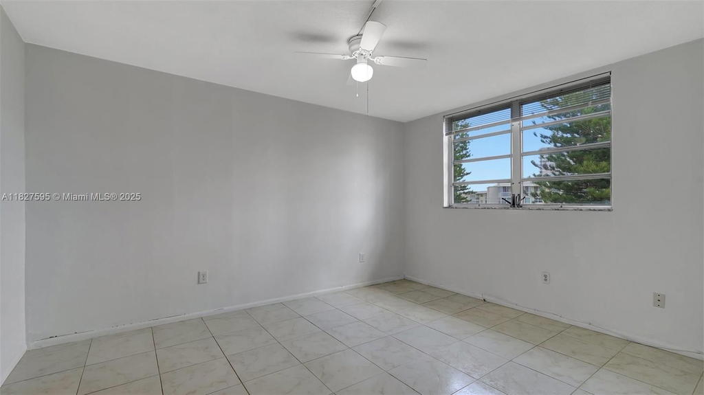 Real estate property located at 2905 Point East Dr L514, Miami-dade, Point East Sec Iii Condo, Aventura, FL