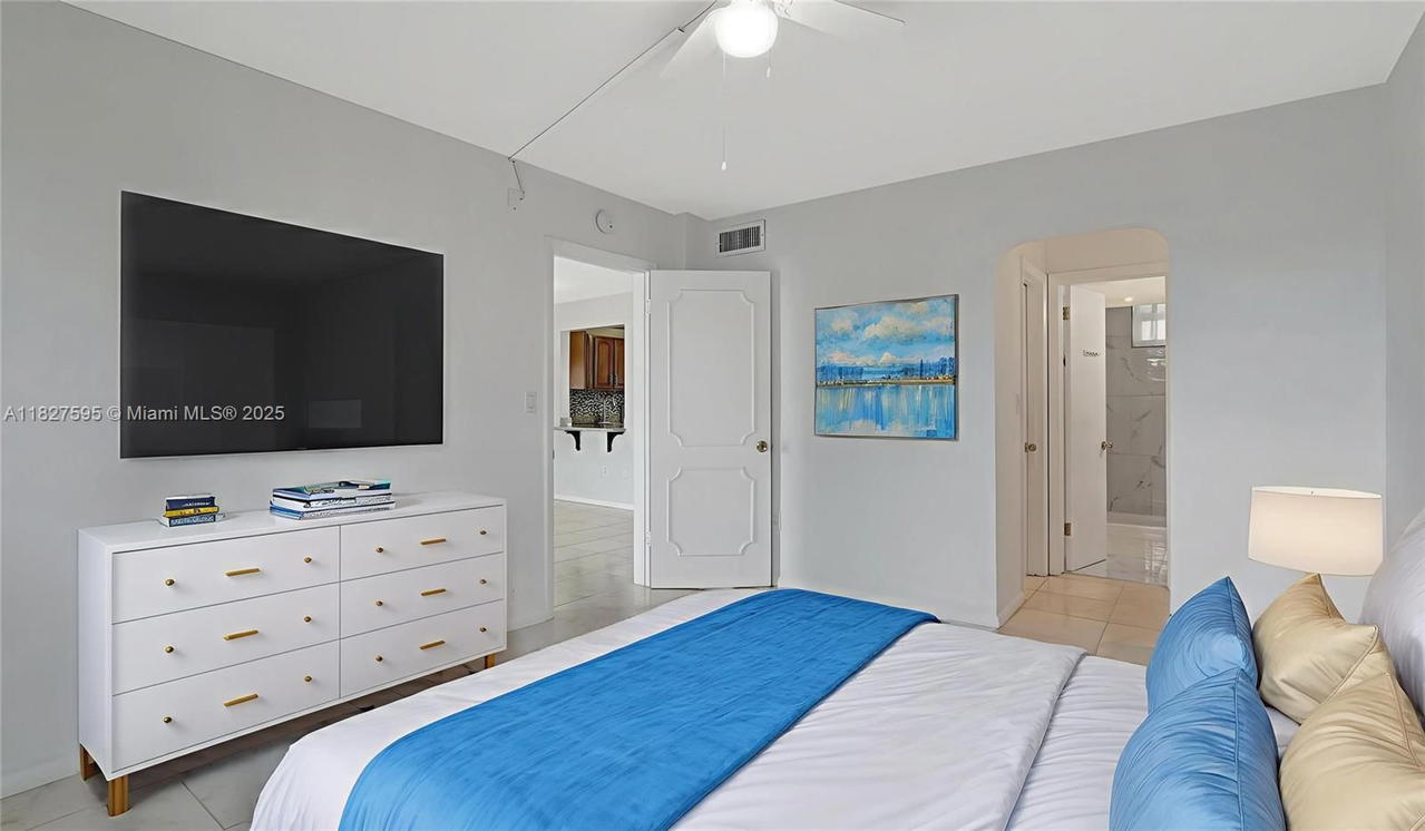 Real estate property located at 2905 Point East Dr L514, Miami-dade, Point East Sec Iii Condo, Aventura, FL