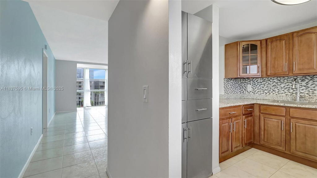 Real estate property located at 2905 Point East Dr L514, Miami-dade, Point East Sec Iii Condo, Aventura, FL