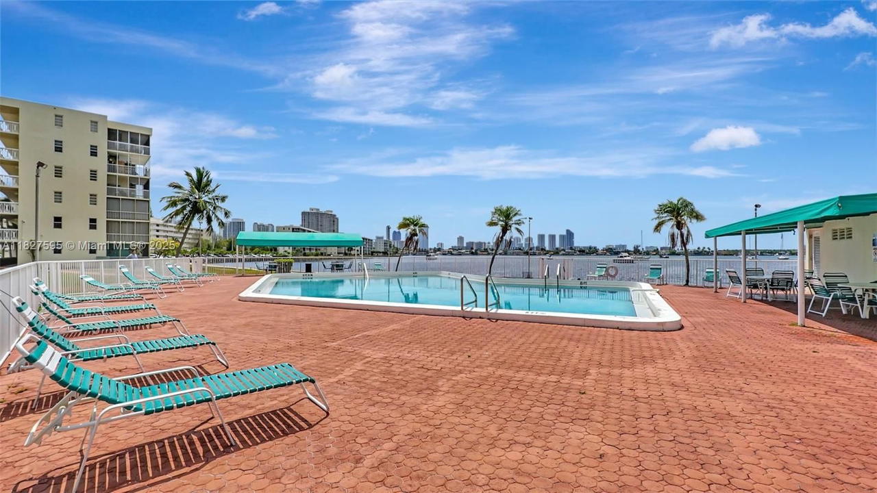 Real estate property located at 2905 Point East Dr L514, Miami-dade, Point East Sec Iii Condo, Aventura, FL