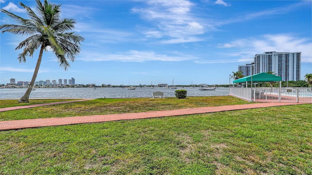 Real estate property located at 2905 Point East Dr L514, Miami-dade, Point East Sec Iii Condo, Aventura, FL