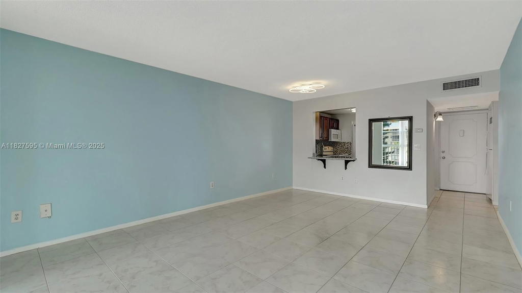 Real estate property located at 2905 Point East Dr L514, Miami-dade, Point East Sec Iii Condo, Aventura, FL
