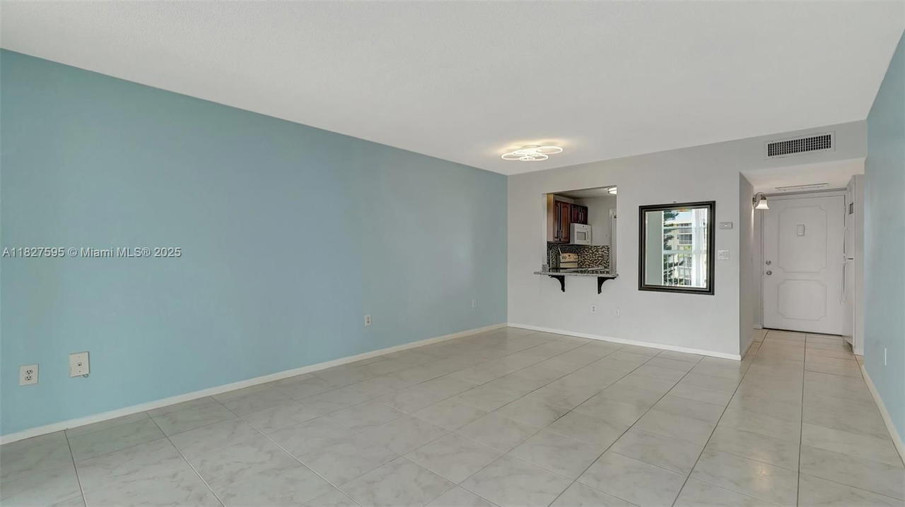 Real estate property located at 2905 Point East Dr L514, Miami-dade, Point East Sec Iii Condo, Aventura, FL