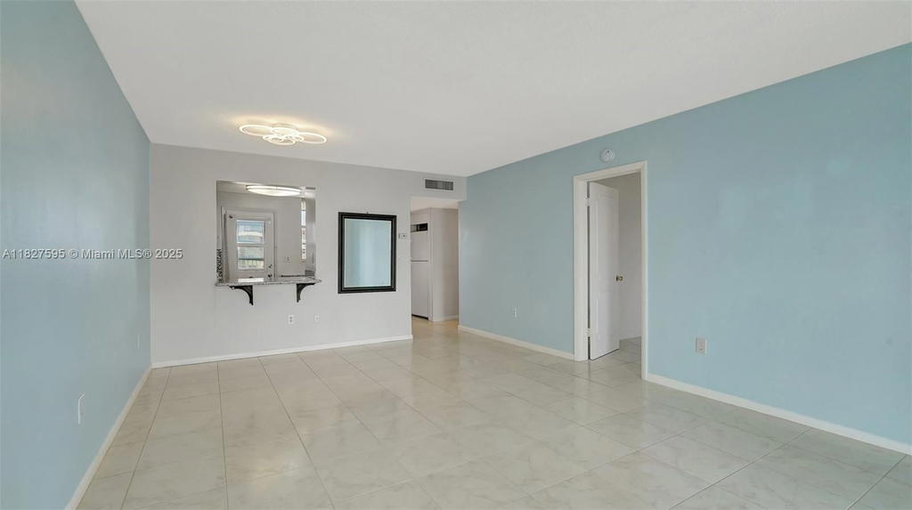 Real estate property located at 2905 Point East Dr L514, Miami-dade, Point East Sec Iii Condo, Aventura, FL