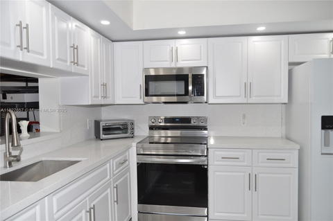 Real estate property located at 700 128  Ave #106C, Broward, Buckingham, Pembroke Pines, FL