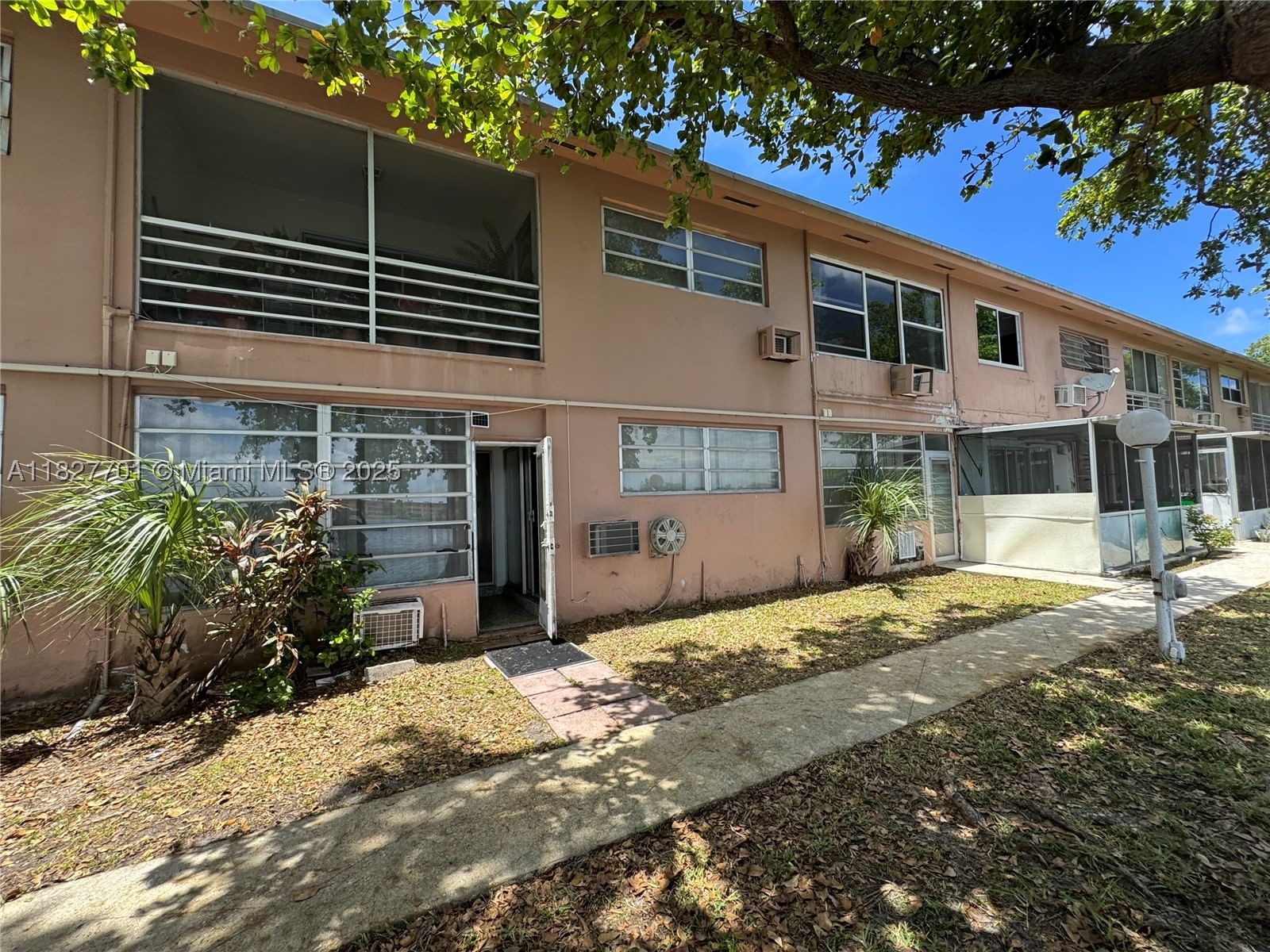 Real estate property located at 270 191st St #108, Miami-dade, Star Lake Estates No 1 Co, Miami, FL