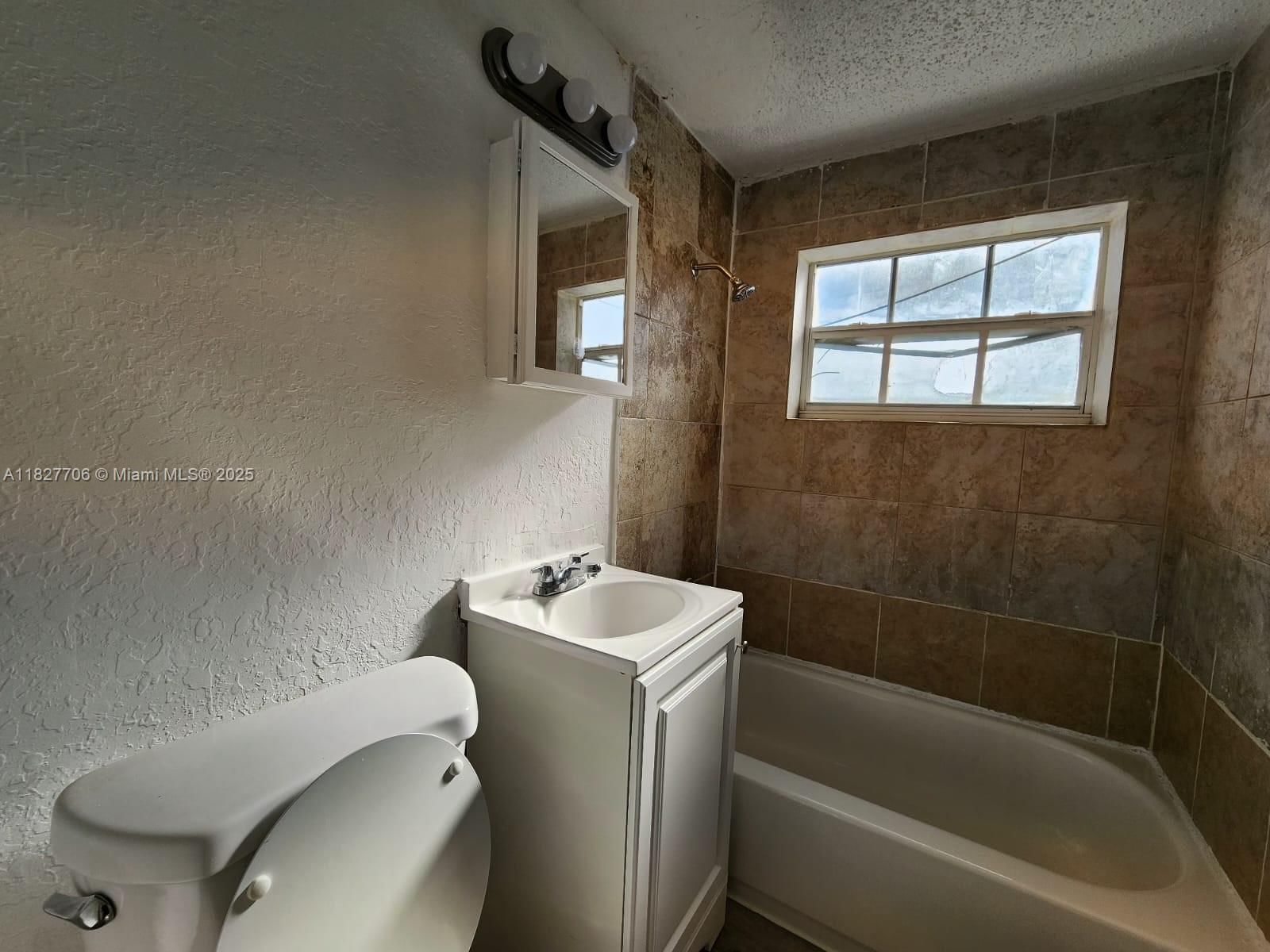Real estate property located at 3615 Thomas Ave #1, Miami-dade, Thomas Grove Condo, Miami, FL