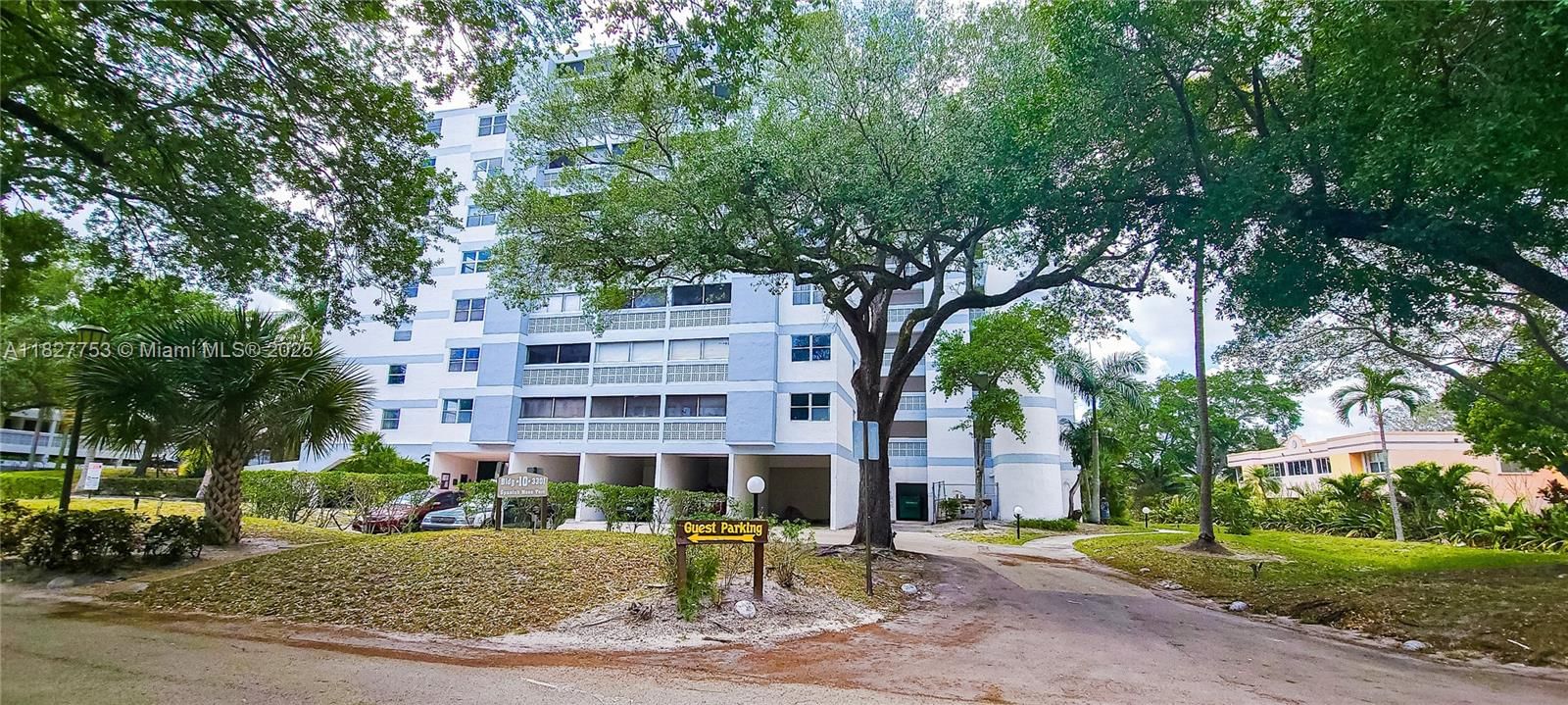 Real estate property located at 3301 Spanish Moss Ter #609, Broward, Lakes Of Inverrary Condo, Lauderhill, FL