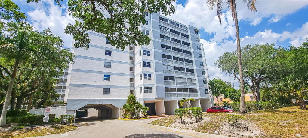 Real estate property located at 3301 Spanish Moss Ter #609, Broward, Lakes Of Inverrary Condo, Lauderhill, FL