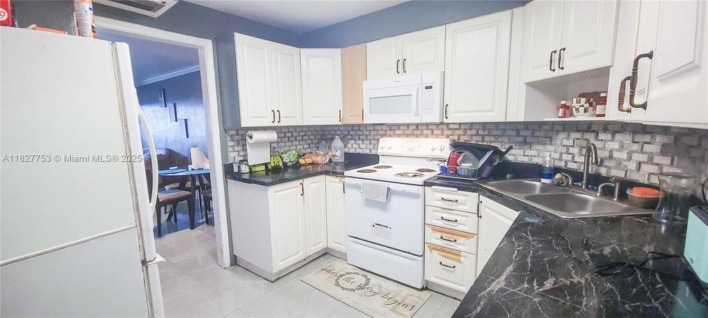 Real estate property located at 3301 Spanish Moss Ter #609, Broward, Lakes Of Inverrary Condo, Lauderhill, FL