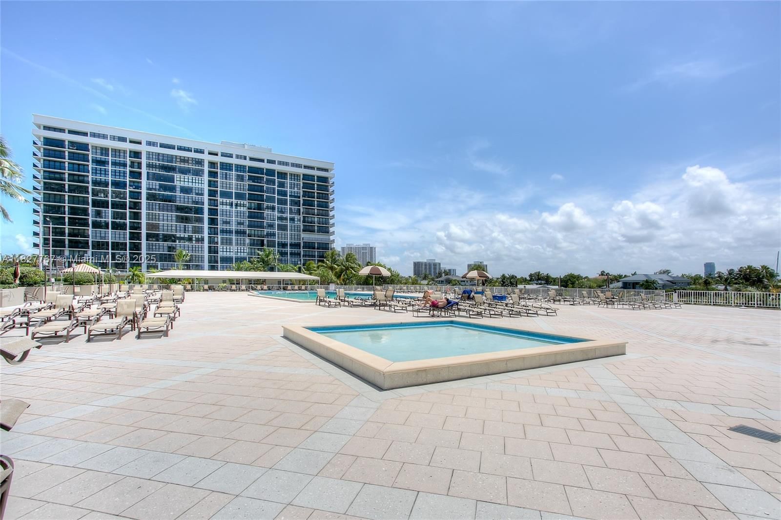 Real estate property located at 1985 Ocean Dr #12Q, Broward, Hemispheres Condo, Hallandale Beach, FL