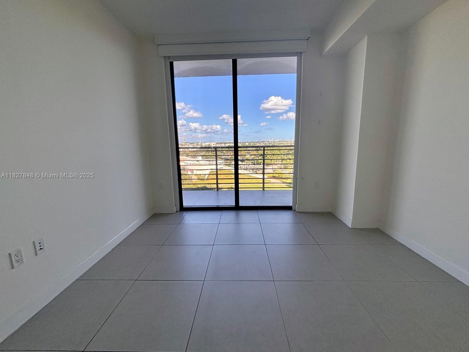 Real estate property located at 5350 84th Ave #711, Miami-dade, 5350 Park Condo, Doral, FL