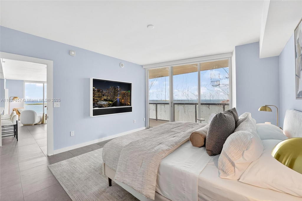 Real estate property located at 495 Brickell Ave #3901, Miami-dade, Icon Brickell No Two, Miami, FL
