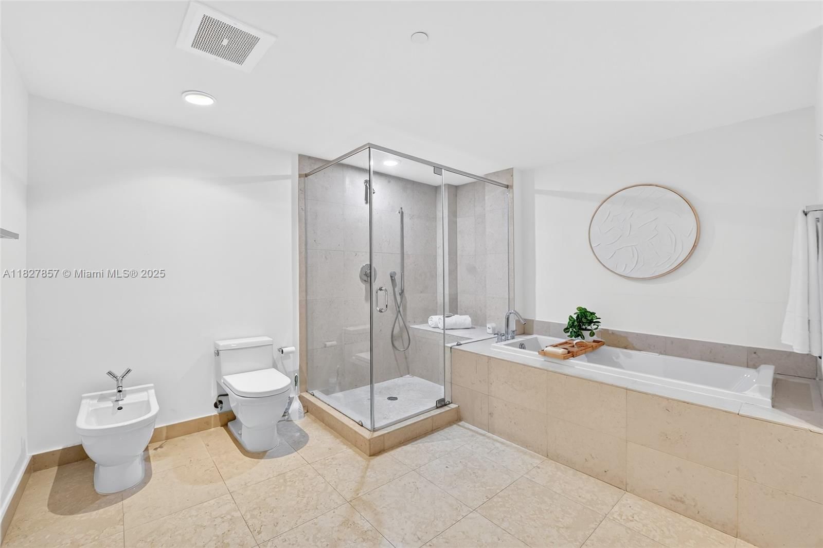 Real estate property located at 495 Brickell Ave #3901, Miami-dade, Icon Brickell No Two, Miami, FL