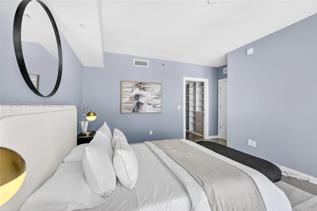 Real estate property located at 495 Brickell Ave #3901, Miami-dade, Icon Brickell No Two, Miami, FL
