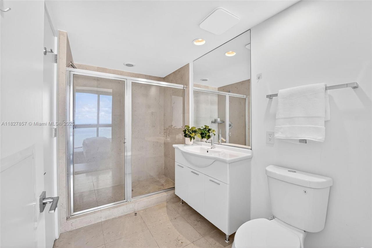 Real estate property located at 495 Brickell Ave #3901, Miami-dade, Icon Brickell No Two, Miami, FL