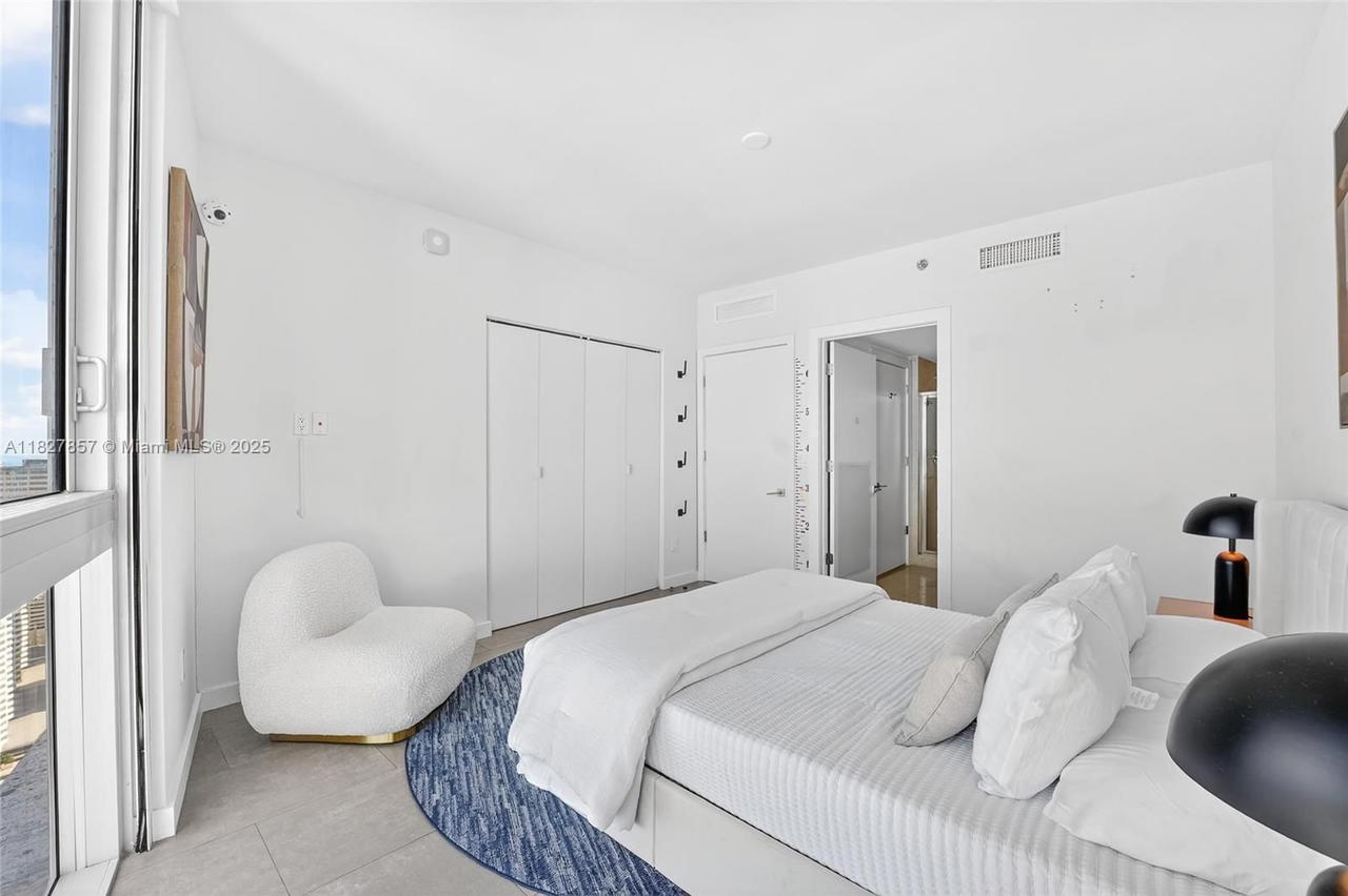 Real estate property located at 495 Brickell Ave #3901, Miami-dade, Icon Brickell No Two, Miami, FL