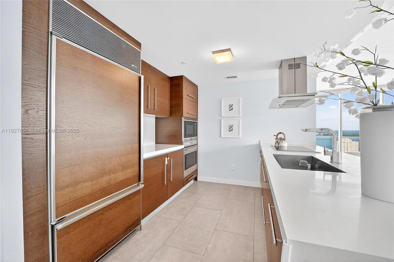 Real estate property located at 495 Brickell Ave #3901, Miami-dade, Icon Brickell No Two, Miami, FL