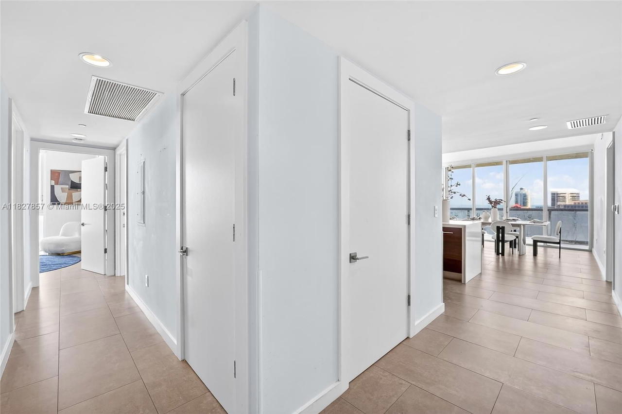 Real estate property located at 495 Brickell Ave #3901, Miami-dade, Icon Brickell No Two, Miami, FL