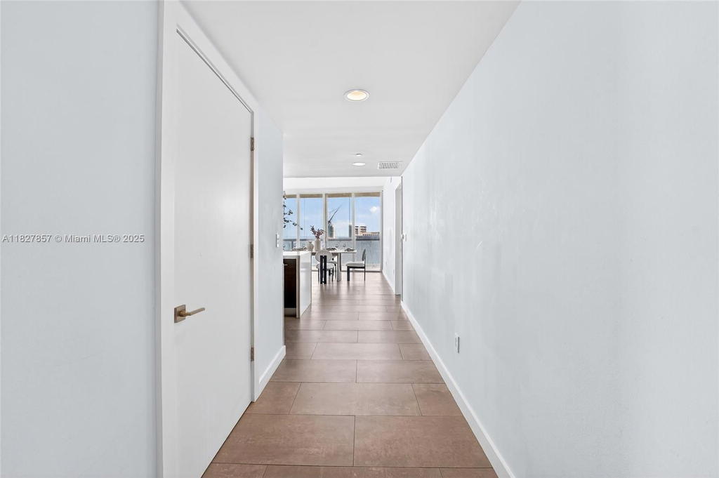 Real estate property located at 495 Brickell Ave #3901, Miami-dade, Icon Brickell No Two, Miami, FL