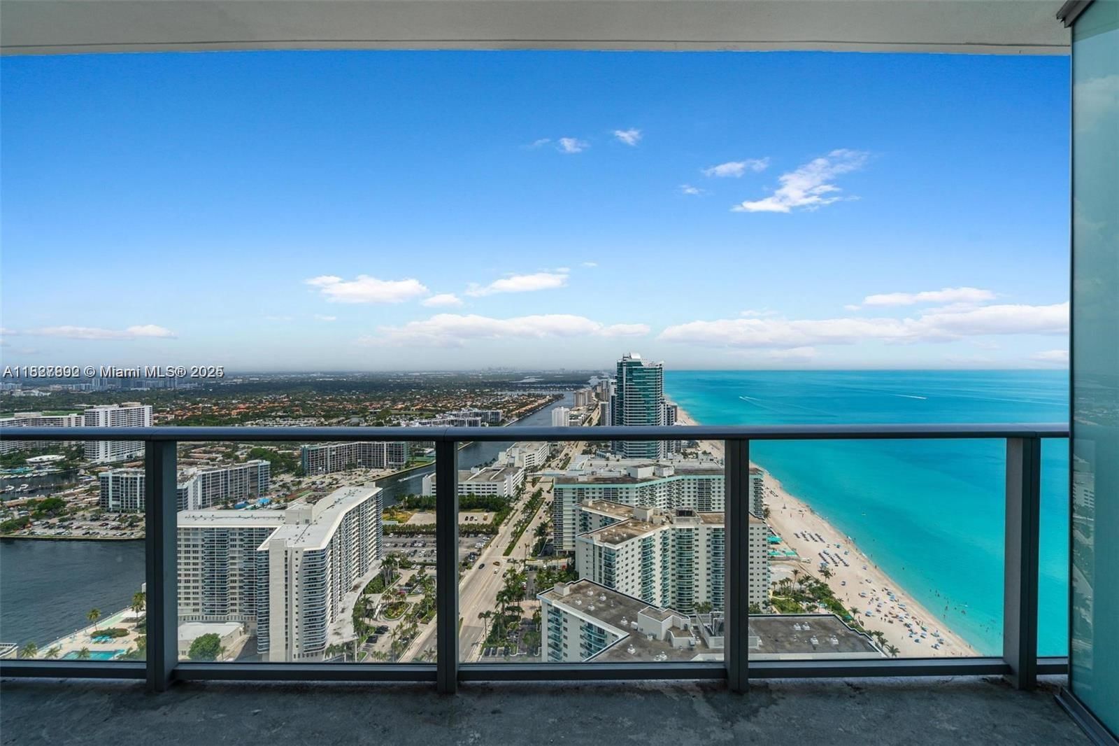 Real estate property located at 4111 Ocean Dr #2204, Broward, Lyfe, Hollywood, FL