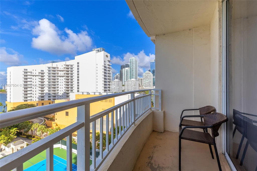 Real estate property located at 770 Claughton Island Dr #1210, Miami-dade, Isola Condo, Miami, FL