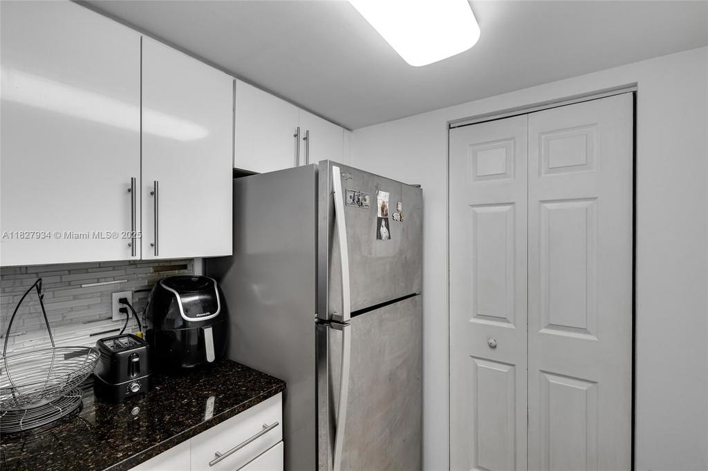 Real estate property located at 770 Claughton Island Dr #1210, Miami-dade, Isola Condo, Miami, FL