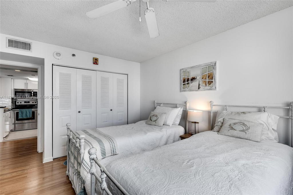 Real estate property located at 770 Claughton Island Dr #1210, Miami-dade, Isola Condo, Miami, FL