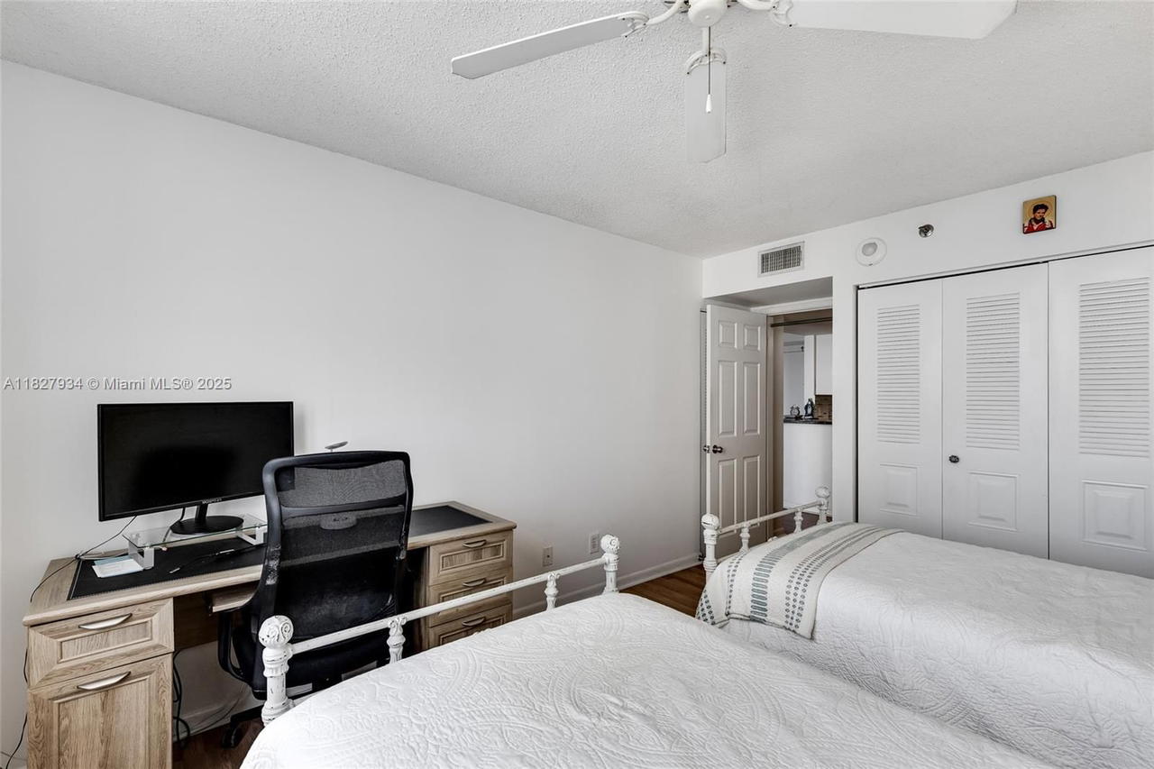 Real estate property located at 770 Claughton Island Dr #1210, Miami-dade, Isola Condo, Miami, FL