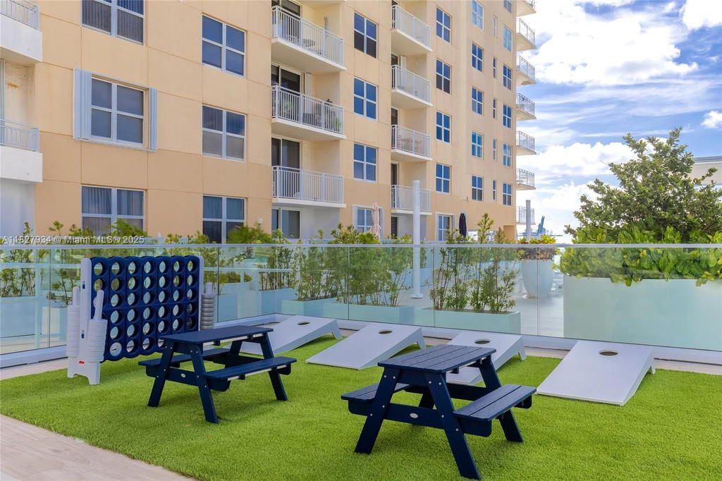 Real estate property located at 770 Claughton Island Dr #1210, Miami-dade, Isola Condo, Miami, FL