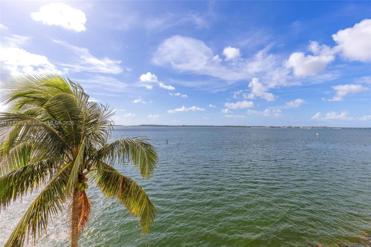 Real estate property located at 770 Claughton Island Dr #1210, Miami-dade, Isola Condo, Miami, FL