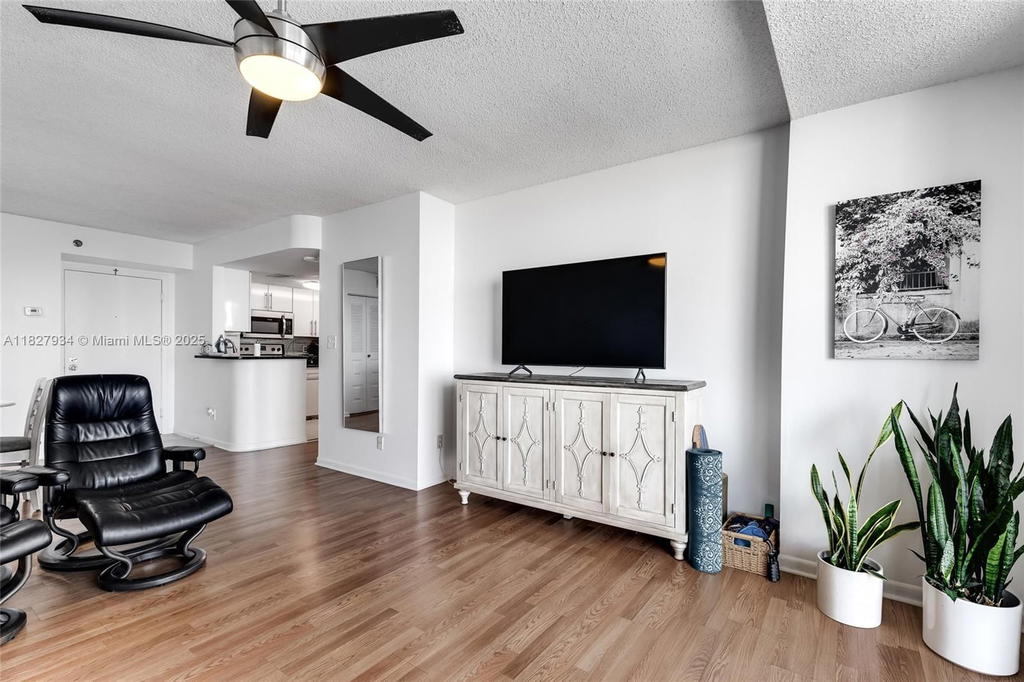 Real estate property located at 770 Claughton Island Dr #1210, Miami-dade, Isola Condo, Miami, FL