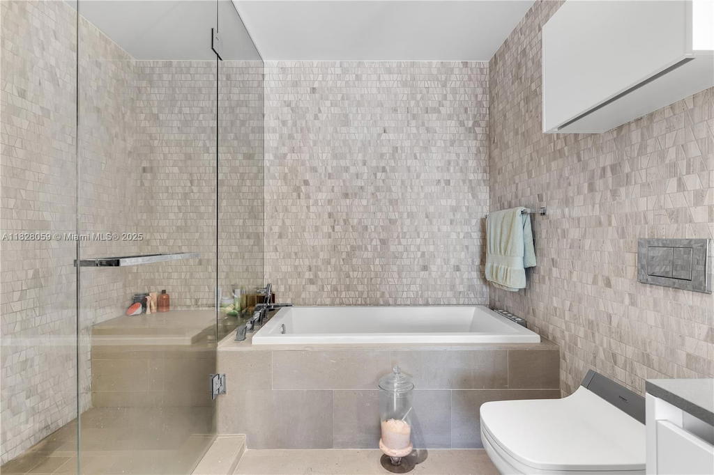 Real estate property located at 88 7th St #1008, Miami-dade, Rise Condo, Miami, FL