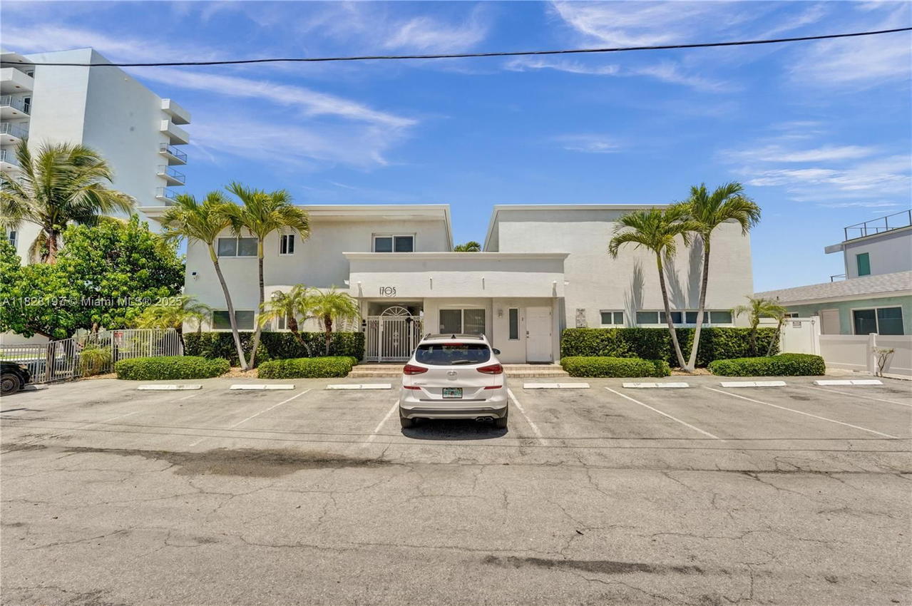 Real estate property located at 1705 Riverside Dr #1, Broward, Acqua Camino Condo, Pompano Beach, FL