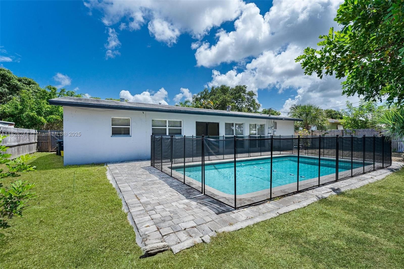 Real estate property located at 811 Evergreen Dr, Palm Beach, Kelsey City, Lake Park, FL